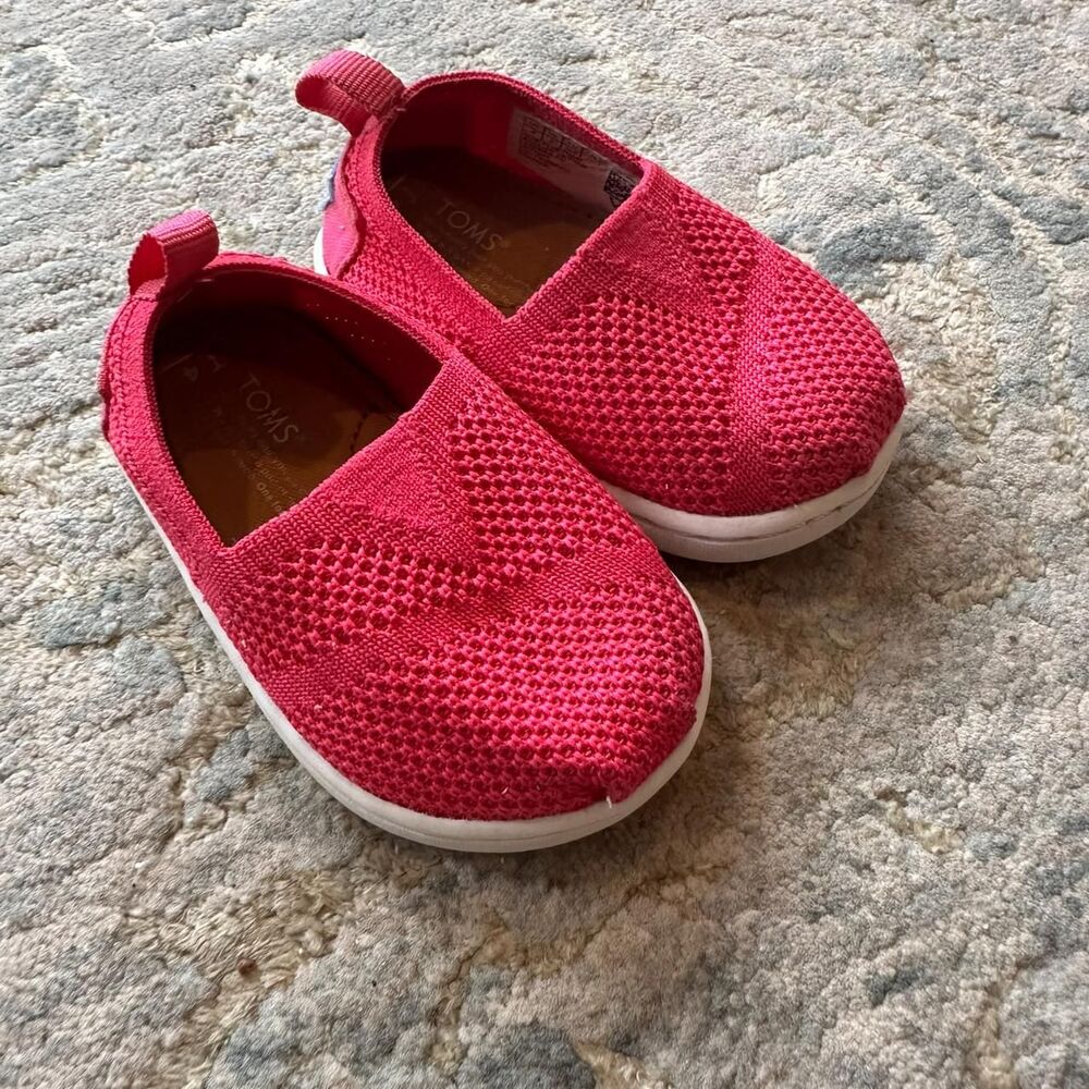 siz 4 Toms Pink toddler Loafers